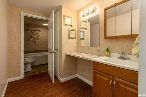 1111 E Main St, Marion, IL 62959 photo 30