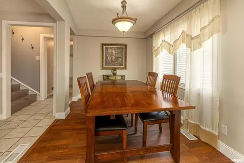 1111 E Main St, Marion, IL 62959 photo 8