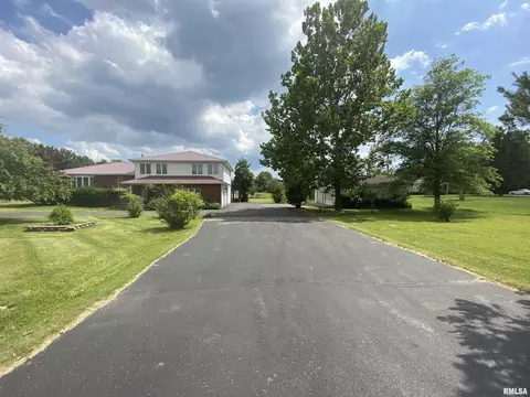 1203 Shawnee Trl, Carterville, IL 62918
