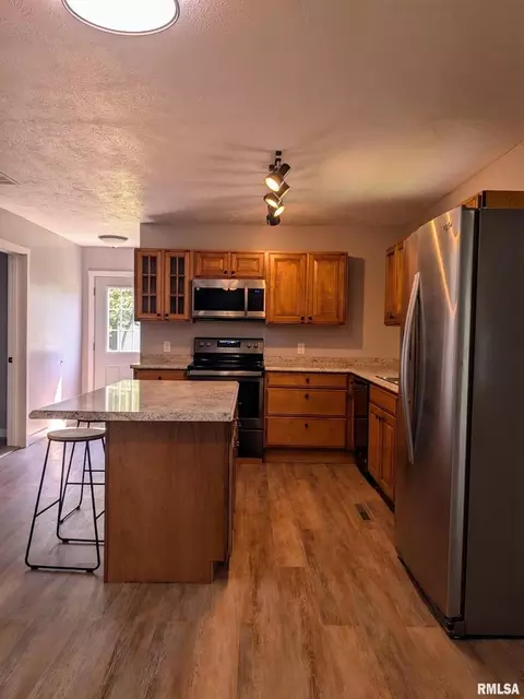 202 N 7th St, Benton, IL 62812 photo 7