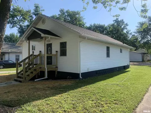 202 N 7th St, Benton, IL 62812 photo 28