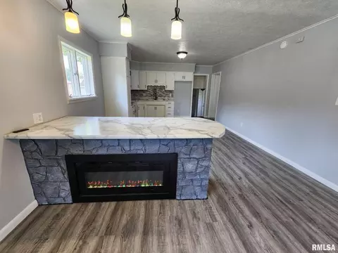 709 S Thomas St, Christopher, IL 62822 photo 7