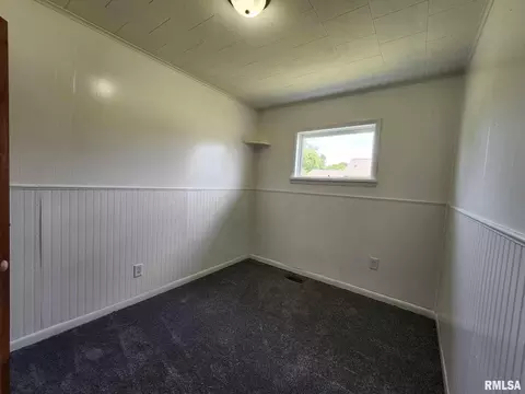 709 S Thomas St, Christopher, IL 62822 photo 16