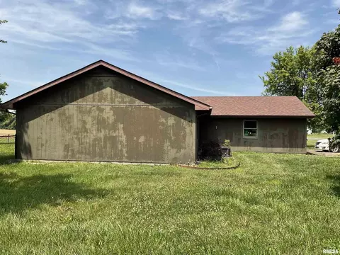 6 Meadow Ln, Dix, IL 62830 photo 2