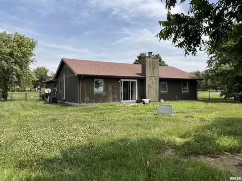 6 Meadow Ln, Dix, IL 62830 photo 3