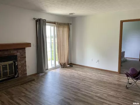 6 Meadow Ln, Dix, IL 62830 photo 6