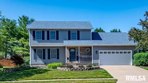 2238 Hawk Dr, Bettendorf, IA 52722