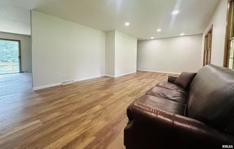 2017 State St, Eldorado, IL 62930 photo 6