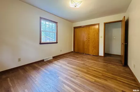 2017 State St, Eldorado, IL 62930 photo 16
