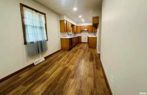 2017 State St, Eldorado, IL 62930 photo 10