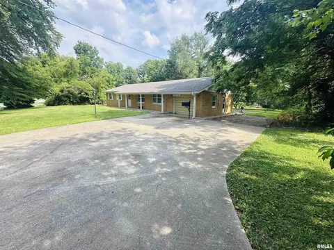 2017 State St, Eldorado, IL 62930 photo 4