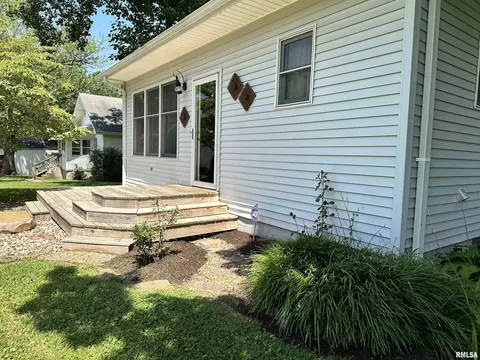 307 E Vienna St, Anna, IL 62906 photo 5