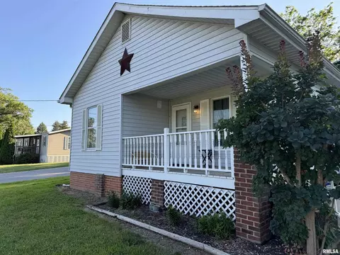 12451 Saraville Rd, Marion, IL 62959