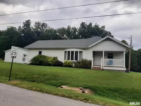 711 E Belleville Ave, Christopher, IL 62822