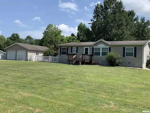 1105 Janet Ln, Carterville, IL 62918