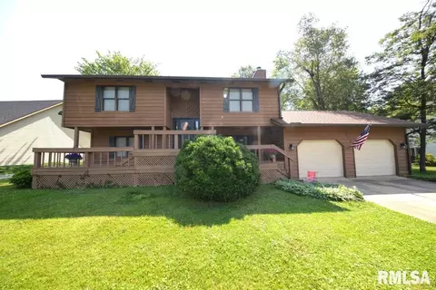816 Mccauley Ln, Mount Vernon, IL 62864