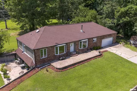 333 Blue Moon Rd, Carbondale, IL 62903