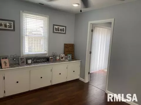 33 Douglas Dr, Herrin, IL 62948 photo 9