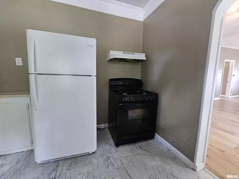 600 N Johnson St, Marion, IL 62959 photo 8