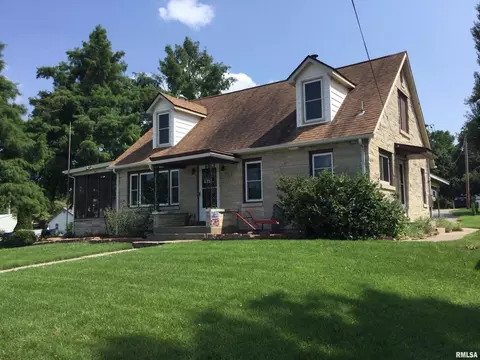 108 Oak St, Cobden, IL 62920 photo 2