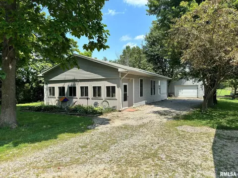 2376 County Road 940 N County Rd, Flora, IL 62839