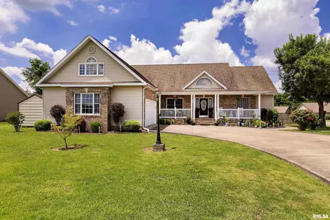 3201 Mustang Ct, Herrin, IL 62948