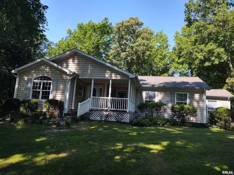 883 Highway 45 N Hwy, Vienna, IL 62995