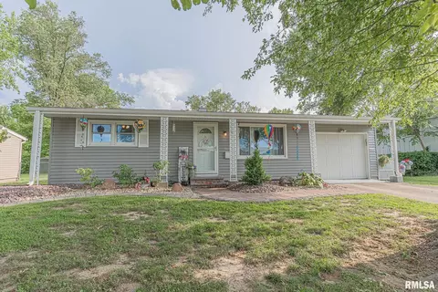 1023 E Jonas St, Centralia, IL 62801