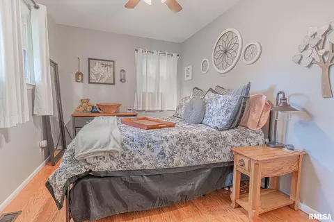 1023 E Jonas St, Centralia, IL 62801 photo 16