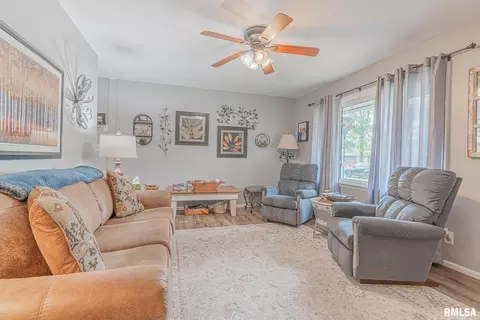 1023 E Jonas St, Centralia, IL 62801 photo 13