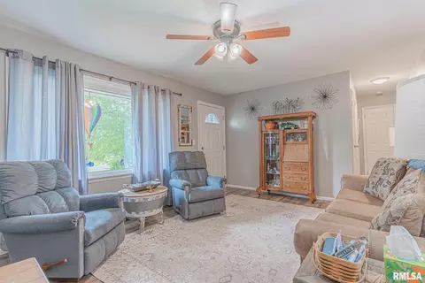 1023 E Jonas St, Centralia, IL 62801 photo 11