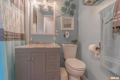 1023 E Jonas St, Centralia, IL 62801 photo 17