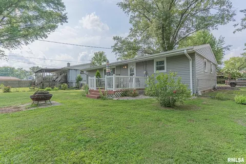 1023 E Jonas St, Centralia, IL 62801 photo 5