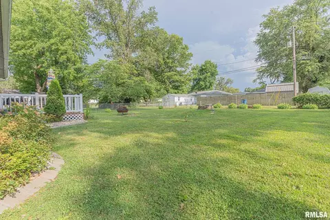 1023 E Jonas St, Centralia, IL 62801 photo 7