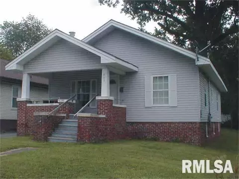 809 N Van Buren St, Marion, IL 62959
