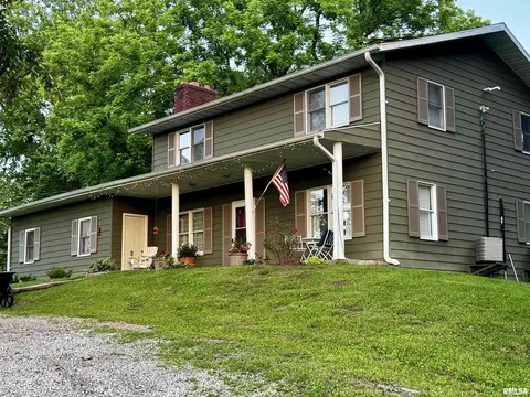 538 Boskydell Rd, Carbondale, IL 62902