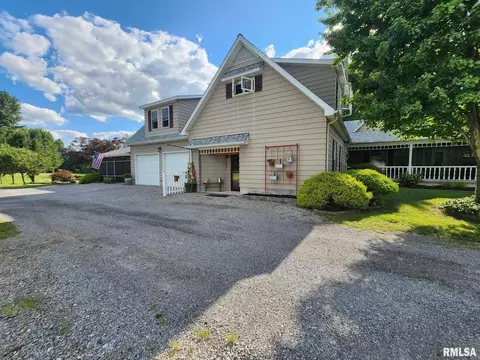 32 E Main St, Ewing, IL 62836 photo 8