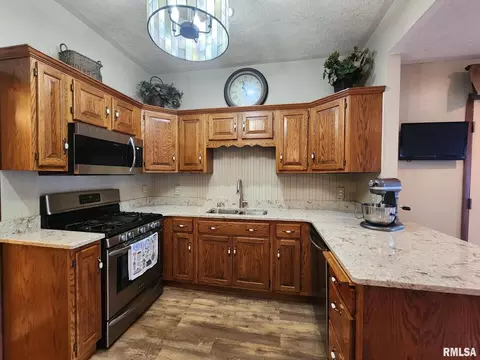32 E Main St, Ewing, IL 62836 photo 31