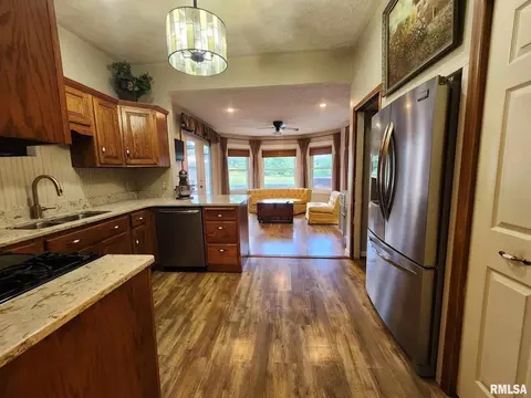 32 E Main St, Ewing, IL 62836 photo 29