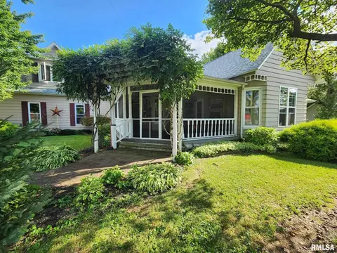 32 E Main St, Ewing, IL 62836 photo 3