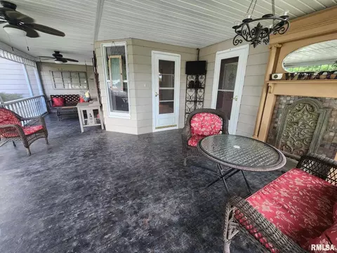 32 E Main St, Ewing, IL 62836 photo 13