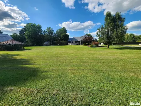 32 E Main St, Ewing, IL 62836 photo 17