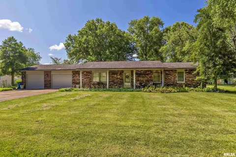 104 Phillip Rd, Christopher, IL 62822