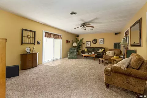 104 Phillip Rd, Christopher, IL 62822 photo 11
