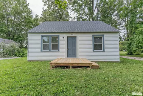 1723 E Main St, Salem, IL 62881 photo 2