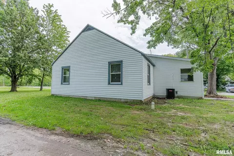 1723 E Main St, Salem, IL 62881 photo 15