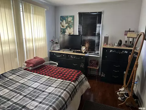 207 Charles St, Benton, IL 62812 photo 7