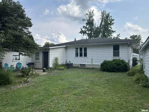 207 Charles St, Benton, IL 62812 photo 25