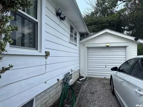 207 Charles St, Benton, IL 62812 photo 29