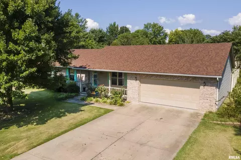 1103 Taft Ave, Johnston City, IL 62951